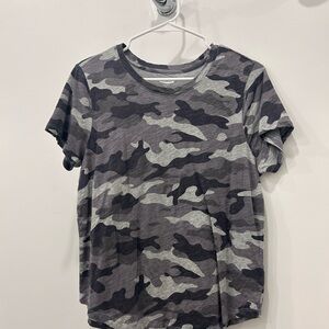 Old Navy Camo Short Sleeve Tee - Gray and Black